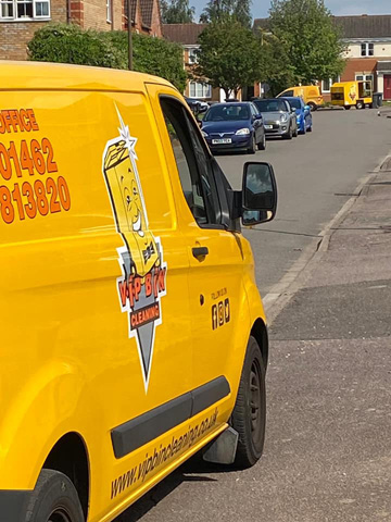 Bedfordshire bin cleaning in residential street